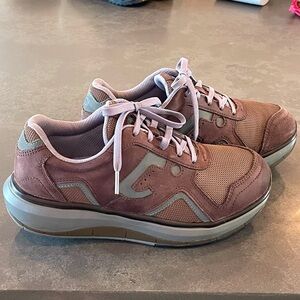 Joya Women’s Waikiki Wine Size 7.5